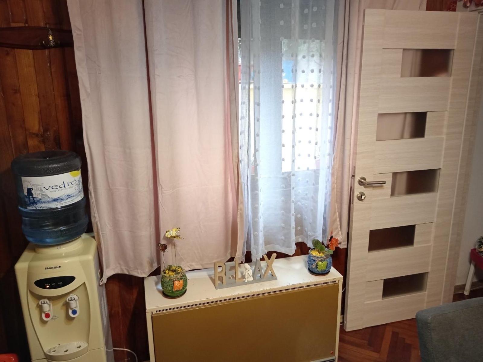 En